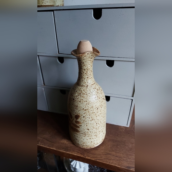 Carafe and tumbler set in sandstone and signed Guy De Pelteau - Picture 10 of 10